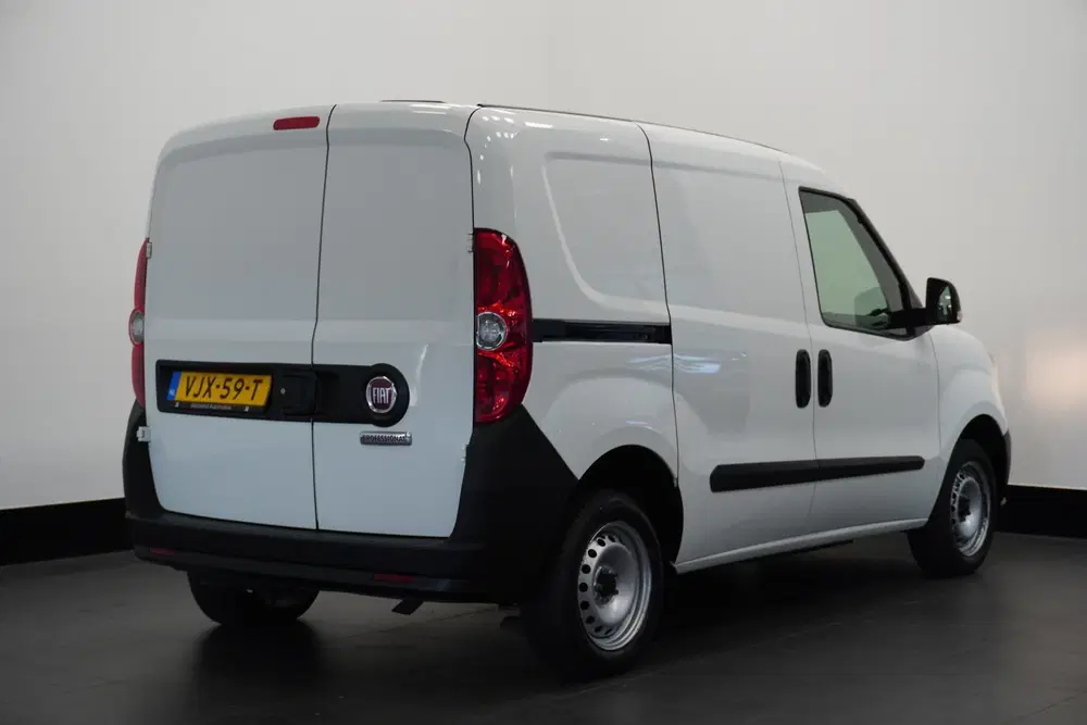 Fiat Doblo Doblò Cargo 1.3 MJ EURO 6 uit 2021, foto 2