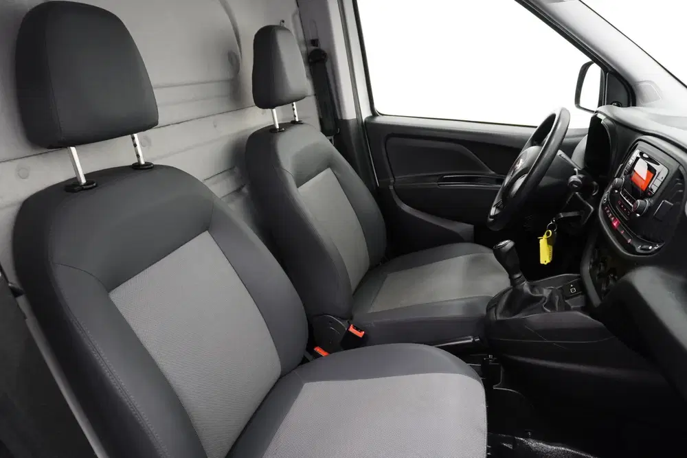 Fiat Doblo Doblò Cargo 1.3 MJ EURO 6 uit 2021, foto 3