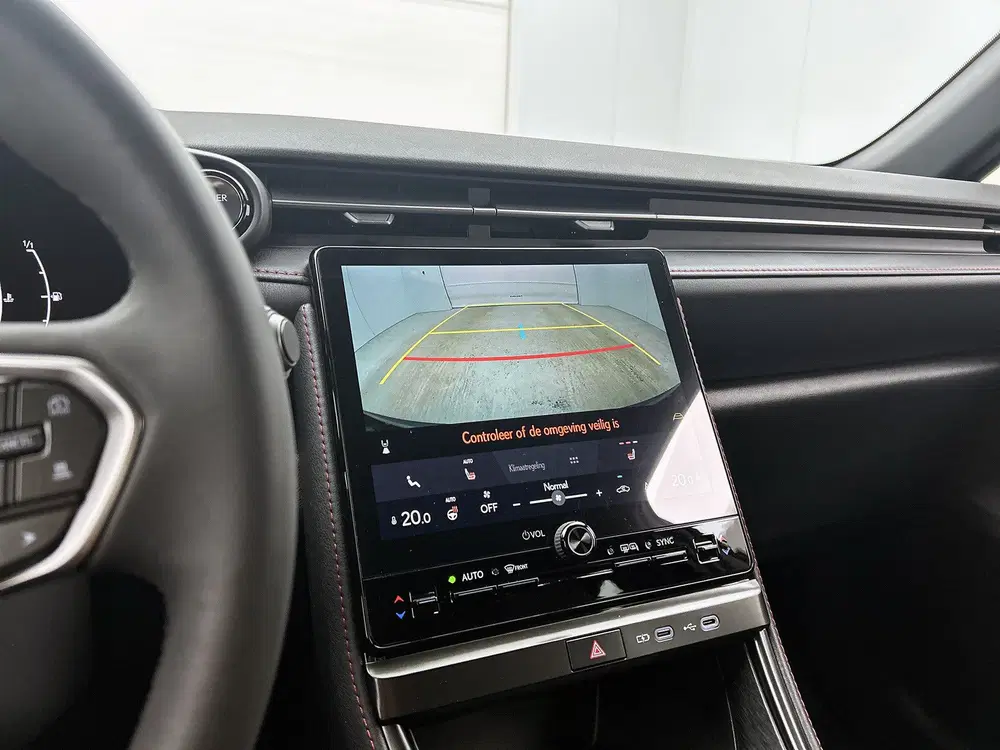 Lexus LBX Emotion 2WD uit 2024, foto 8