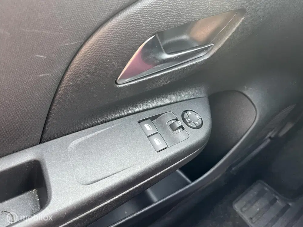 Opel Corsa 1.2 Edition uit 2021, foto 10