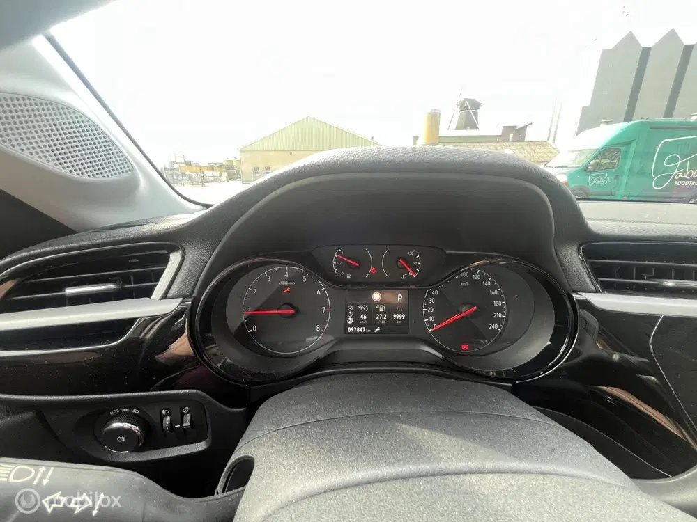 Opel Corsa 1.2 Edition uit 2021, foto 12