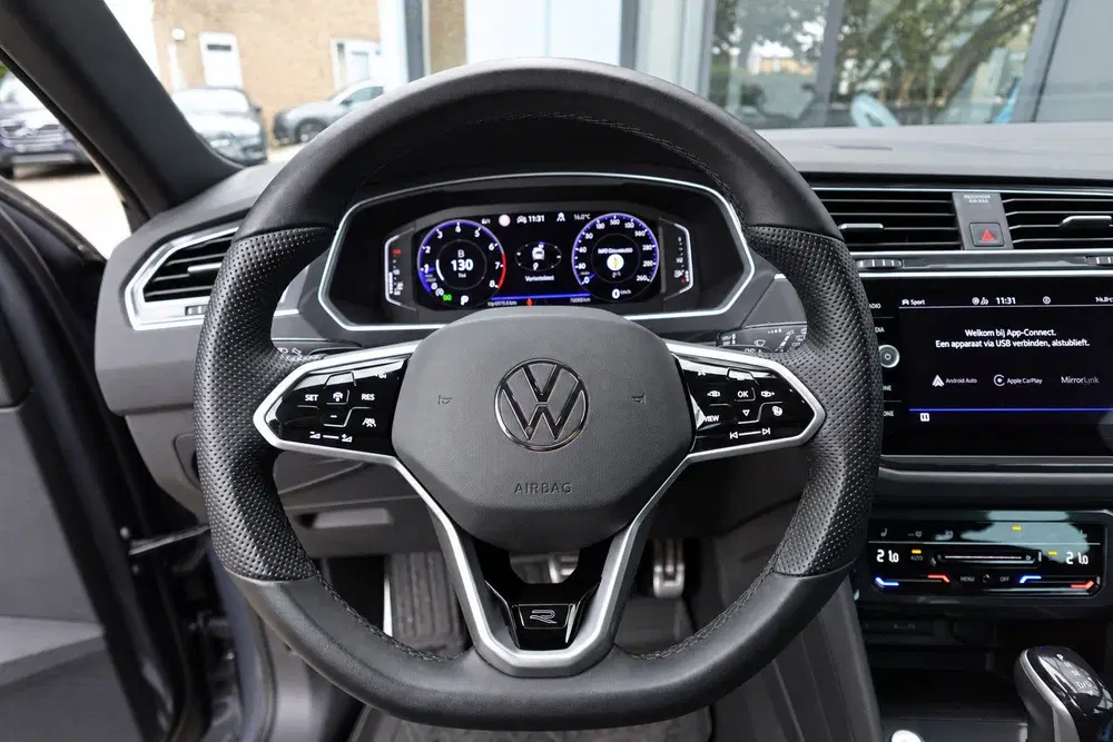 Volkswagen Tiguan 1.5 TSI R-Line PANO IQ.LIGHT ACC VOL uit 2022, foto 11