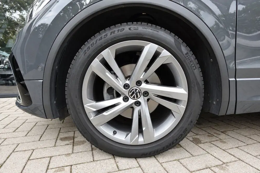 Volkswagen Tiguan 1.5 TSI R-Line PANO IQ.LIGHT ACC VOL uit 2022, foto 15