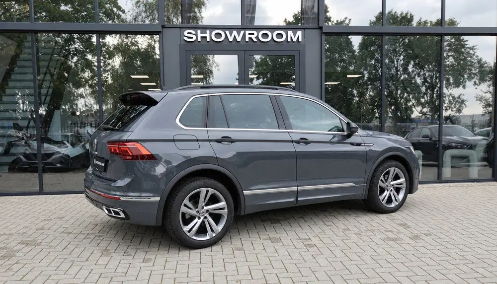 Volkswagen Tiguan 1.5 TSI R-Line PANO IQ.LIGHT ACC VOL uit 2022, foto 2