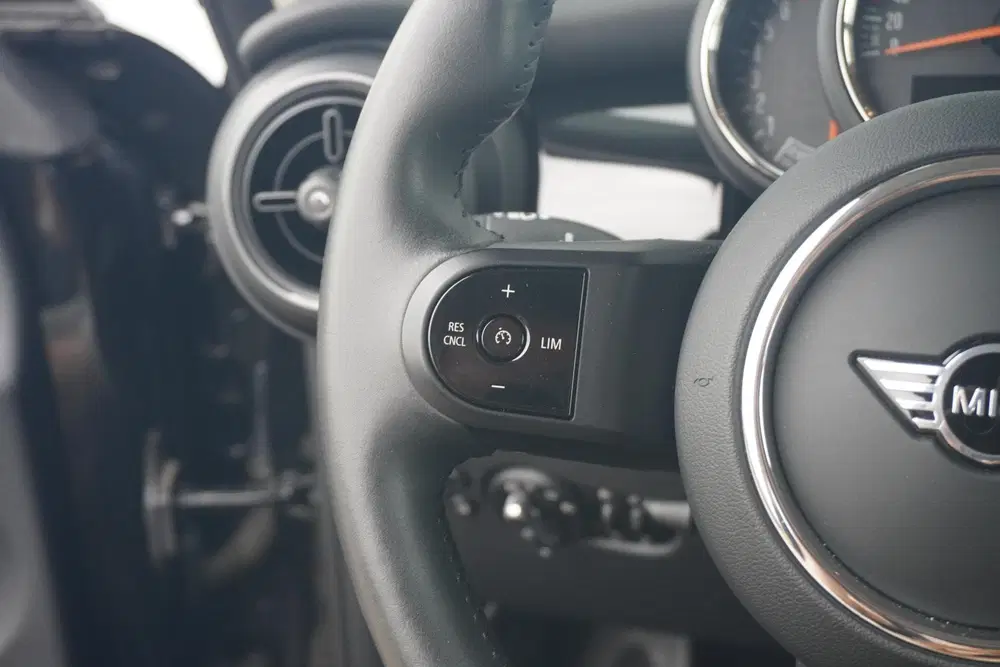 Mini Cooper Cooper Camden Edition uit 2023, foto 11