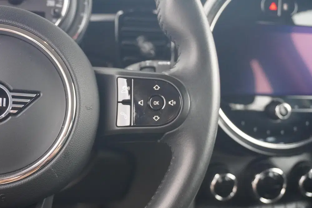 Mini Cooper Cooper Camden Edition uit 2023, foto 13