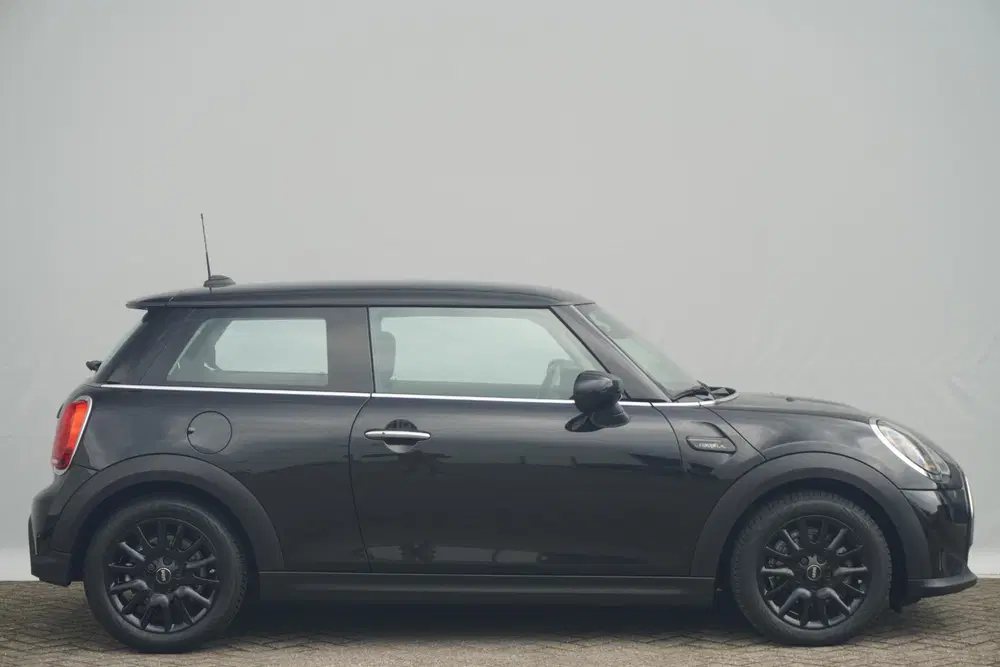 Mini Cooper Cooper Camden Edition uit 2023, foto 4