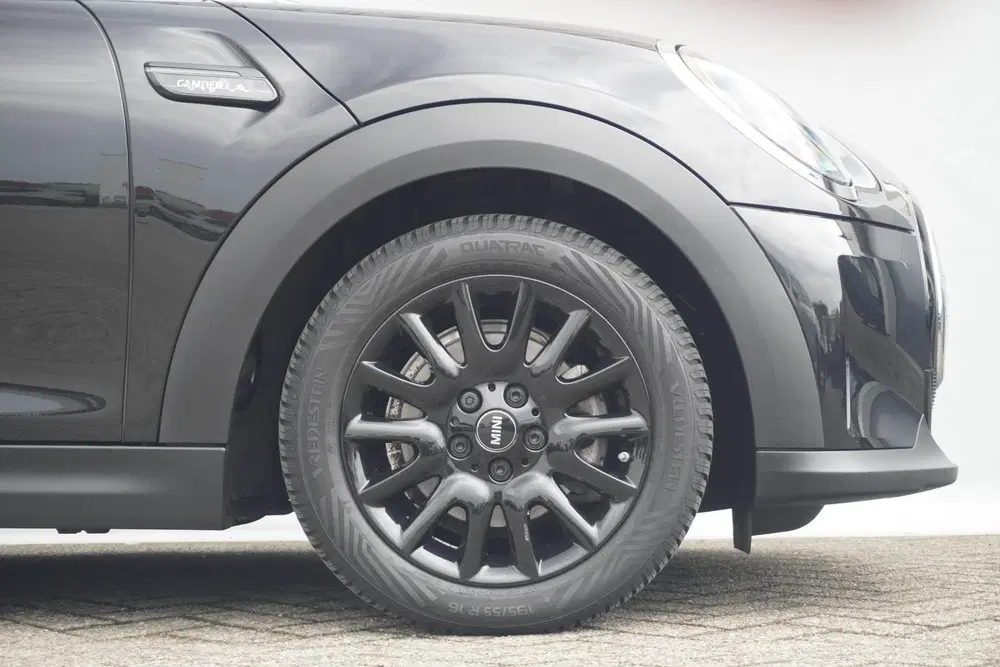 Mini Cooper Cooper Camden Edition uit 2023, foto 6