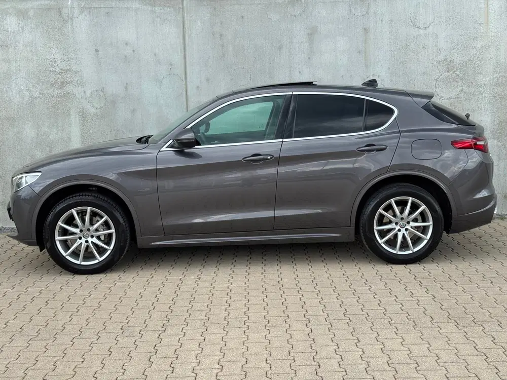 Alfa Romeo Stelvio 2.0T AWD uit 2020, foto 11