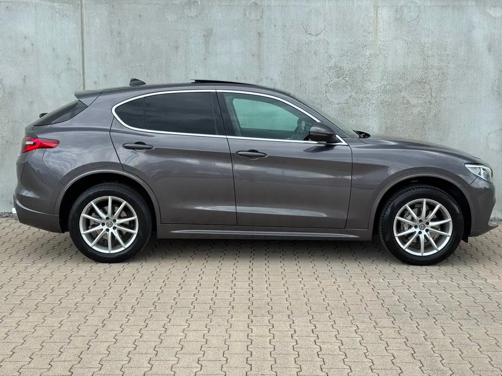 Alfa Romeo Stelvio 2.0T AWD uit 2020, foto 12