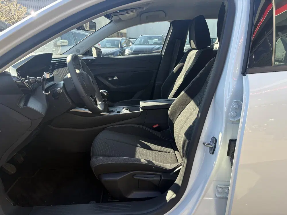 Peugeot 308 1.2 PureTech Active Pack Business Airco uit 2022, foto 10