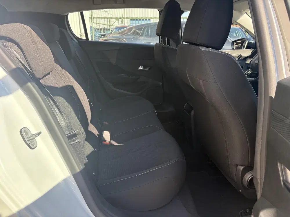 Peugeot 308 1.2 PureTech Active Pack Business Airco uit 2022, foto 12