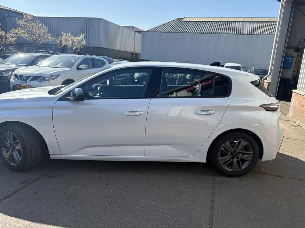 Peugeot 308 1.2 PureTech Active Pack Business Airco uit 2022, foto 4