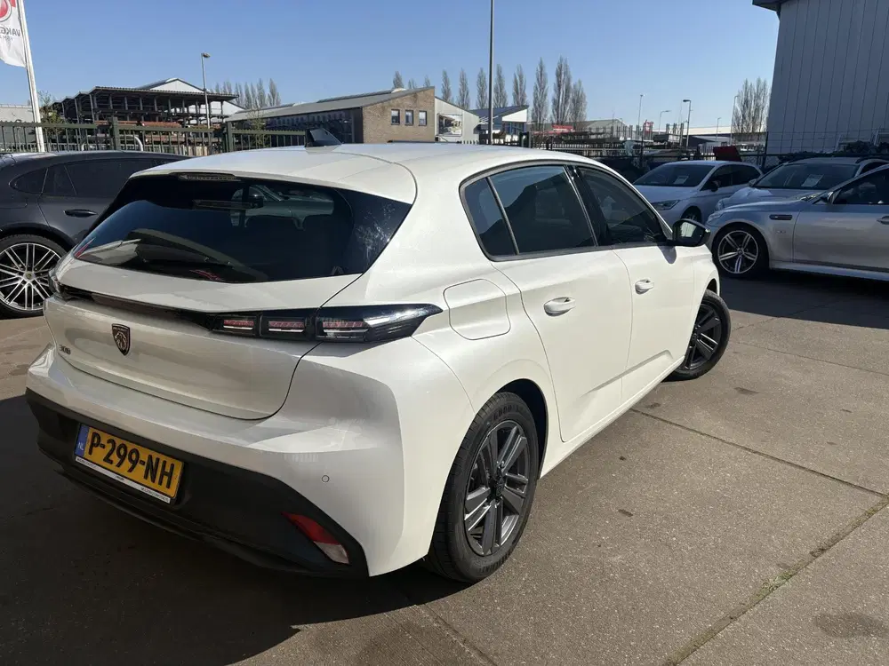 Peugeot 308 1.2 PureTech Active Pack Business Airco uit 2022, foto 6