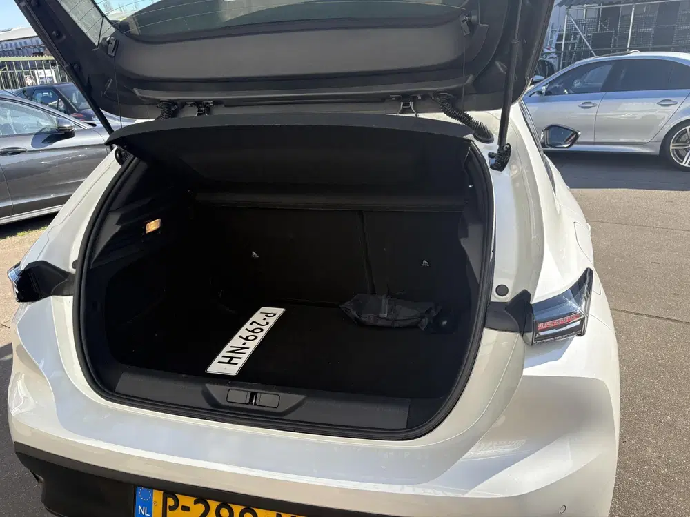 Peugeot 308 1.2 PureTech Active Pack Business Airco uit 2022, foto 9