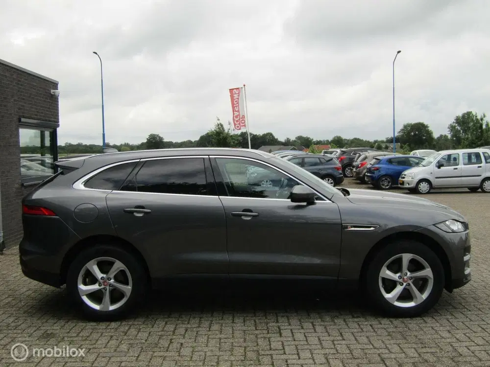 Jaguar F-Pace 2.0t AWD R-Sport uit 2019, foto 4