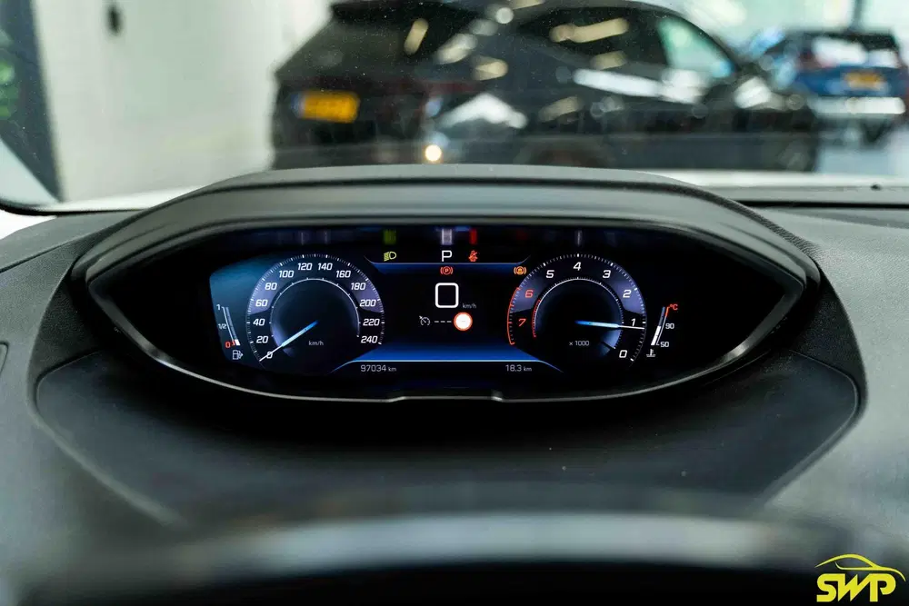 Peugeot 3008 1.2 PureTech Allure uit 2019, foto 5