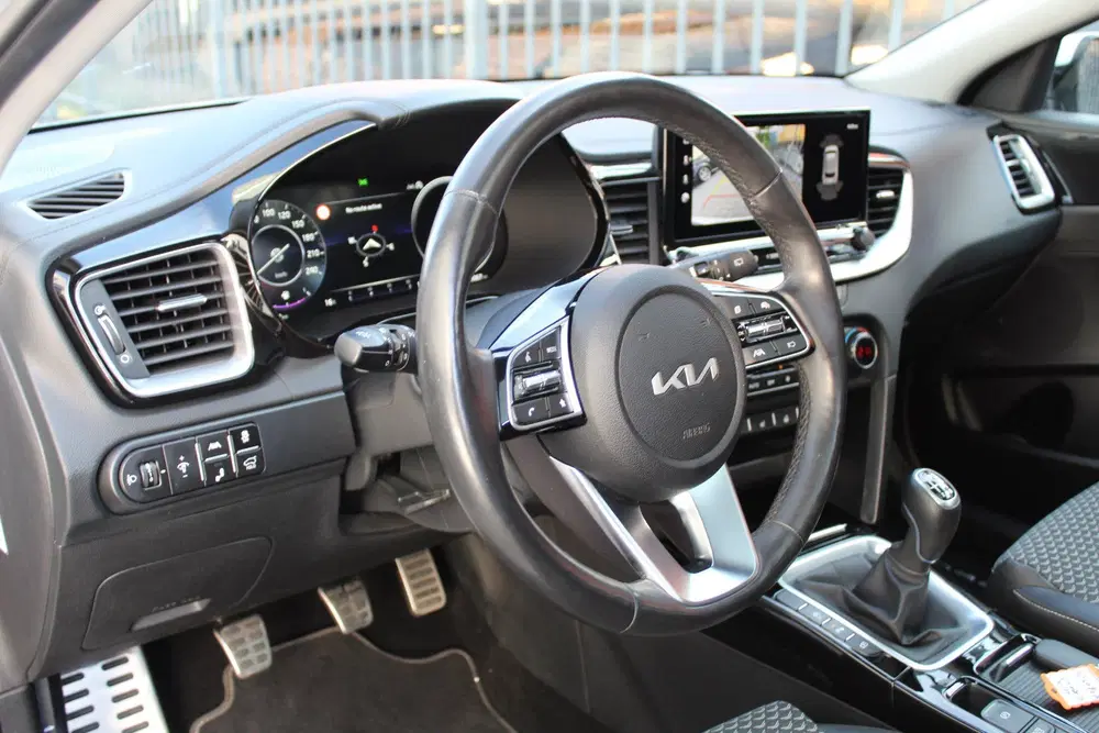 Kia Ceed 1.0 T-GDi ExecutiveLine uit 2024, foto 2
