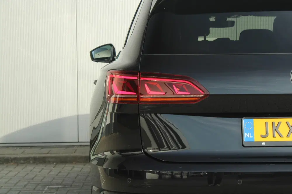 Volkswagen Touareg R 3.0 TSI eHybrid 462pk 4MOTION uit 2021, foto 13