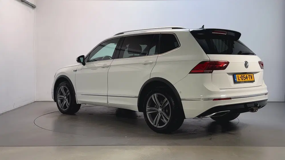 Volkswagen Tiguan Allspace 1.5 TSI 150pk DSG Highline Busine uit 2021, foto 6