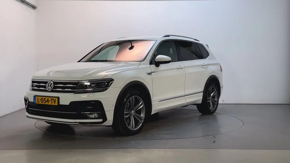 Volkswagen Tiguan Allspace 1.5 TSI 150pk DSG Highline Busine uit 2021, foto 8
