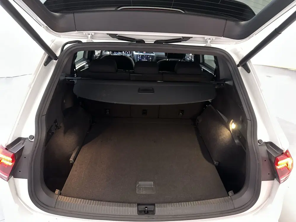 Volkswagen Tiguan Allspace 1.5 TSI 150pk DSG Highline Busine uit 2021, foto 9