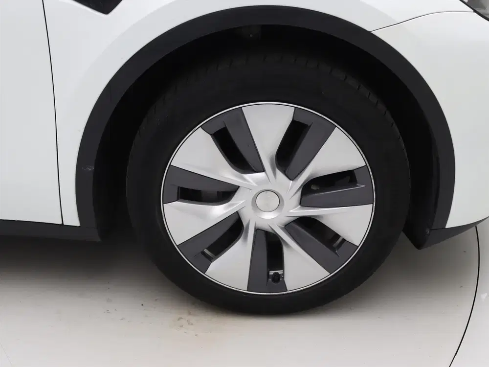 Tesla Model Y Long Range RWD 75kWh 299pk 95% SoH [ AMD R uit 2024, foto 12