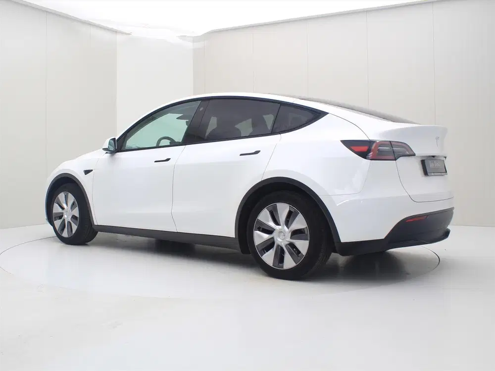 Tesla Model Y Long Range RWD 75kWh 299pk 95% SoH [ AMD R uit 2024, foto 3