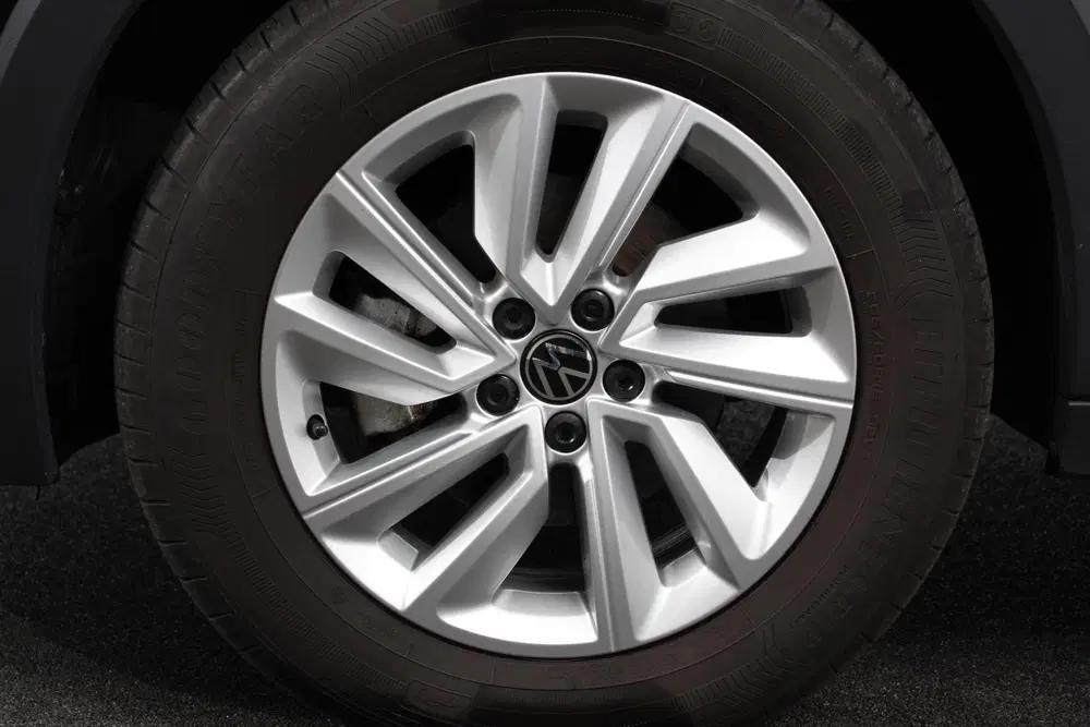 Volkswagen T-Cross 1.0 TSI 110pk DSG Life Navigatie Apple Ca uit 2022, foto 2
