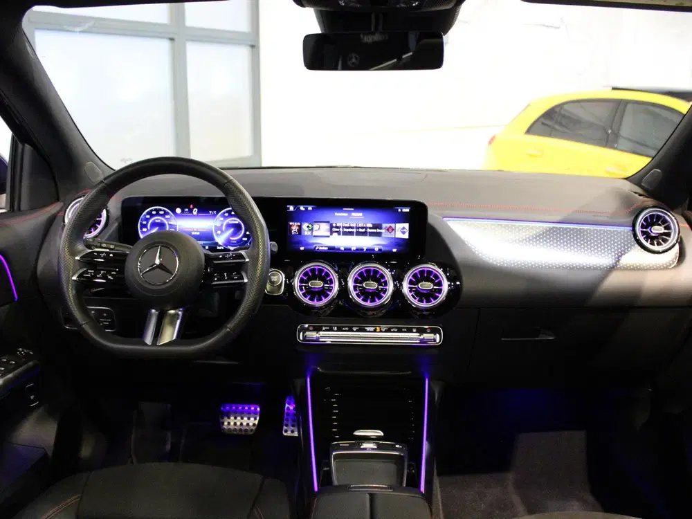 Mercedes-Benz EQA 250+ AMG Line 71 kWh Panorama dak uit 2025, foto 11