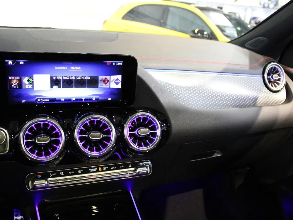 Mercedes-Benz EQA 250+ AMG Line 71 kWh Panorama dak uit 2025, foto 15