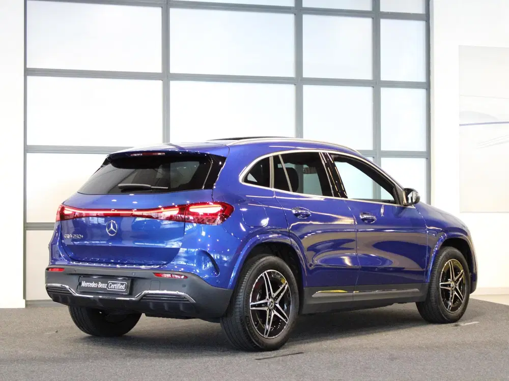 Mercedes-Benz EQA 250+ AMG Line 71 kWh Panorama dak uit 2025, foto 2