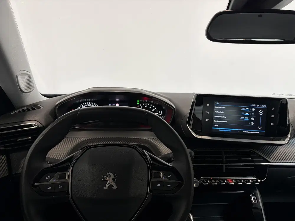 Peugeot 2008 1.2 PureTech 101pk Active Pack Navigatie A uit 2022, foto 13