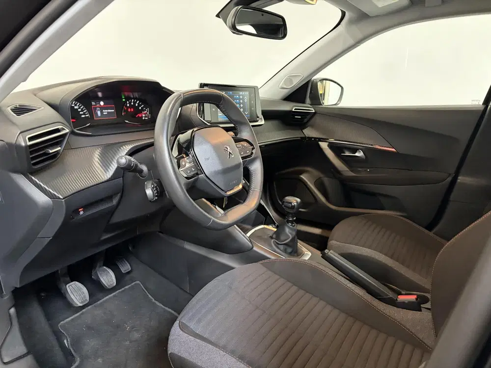 Peugeot 2008 1.2 PureTech 101pk Active Pack Navigatie A uit 2022, foto 2