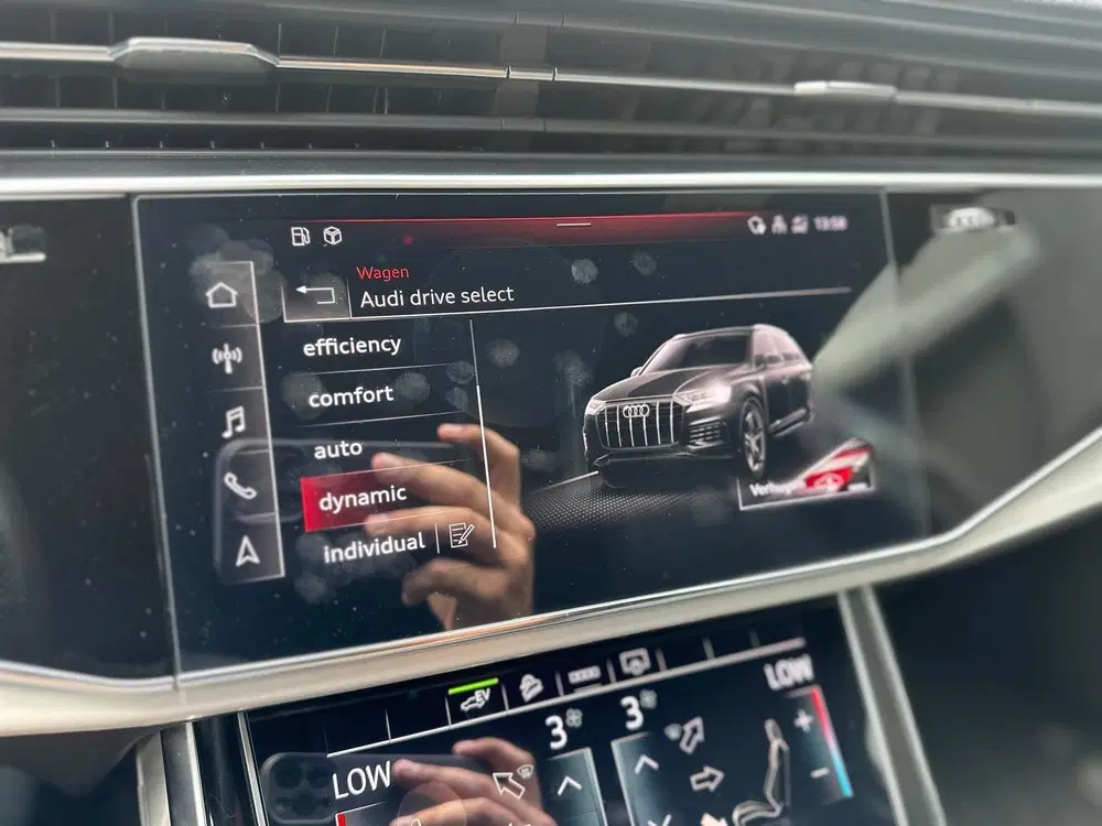 Audi Q7 55 TFSI e Quattro Competition uit 2021, foto 11