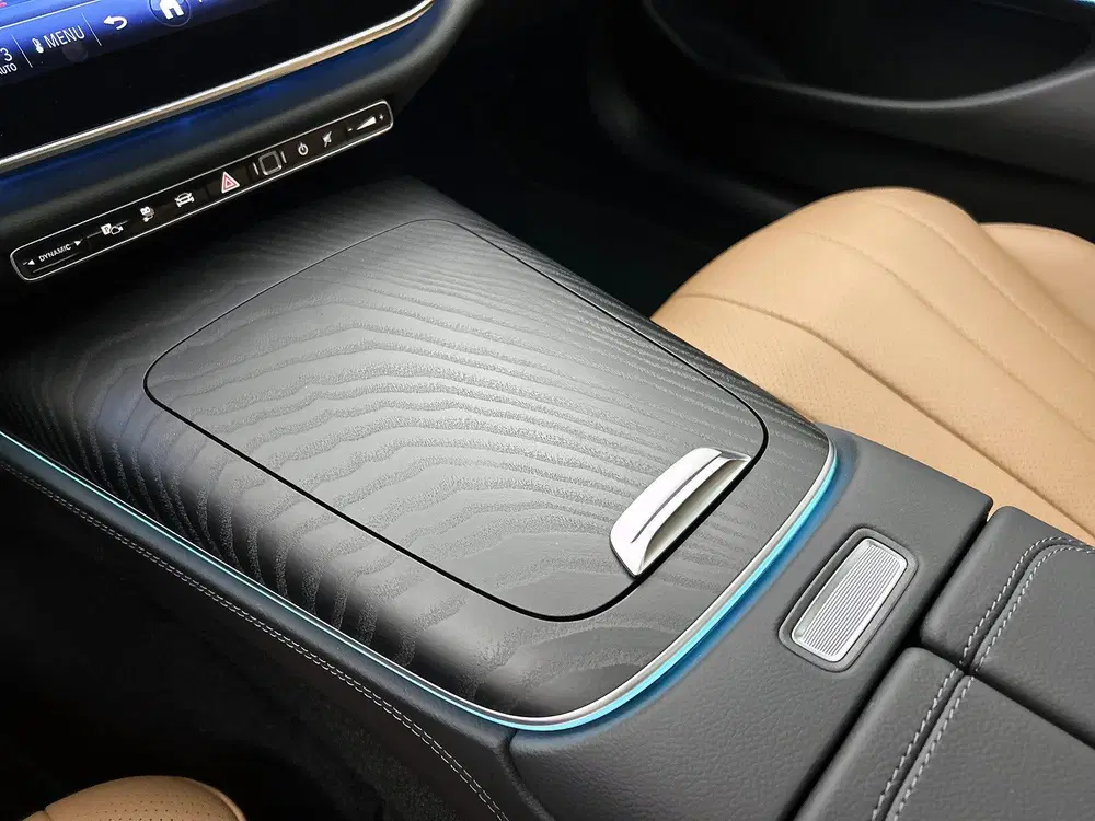 Mercedes-Benz E-Klasse 300 e Business Solution AMG uit 2026, foto 11