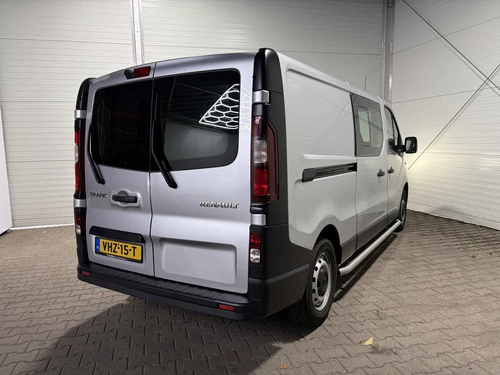 Renault Trafic 2.0 dCi 145 T29 L2H1 DC Comfort uit 2021, foto 11