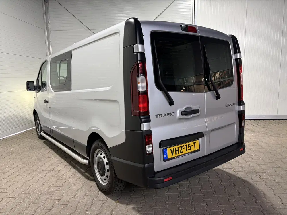 Renault Trafic 2.0 dCi 145 T29 L2H1 DC Comfort uit 2021, foto 6