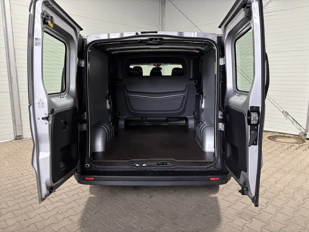 Renault Trafic 2.0 dCi 145 T29 L2H1 DC Comfort uit 2021, foto 9