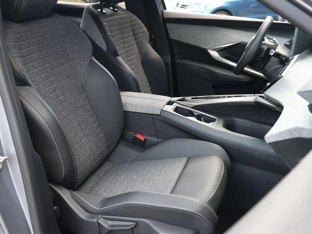 Peugeot 5008 145pk Hybrid Allure Automaat uit 2025, foto 10