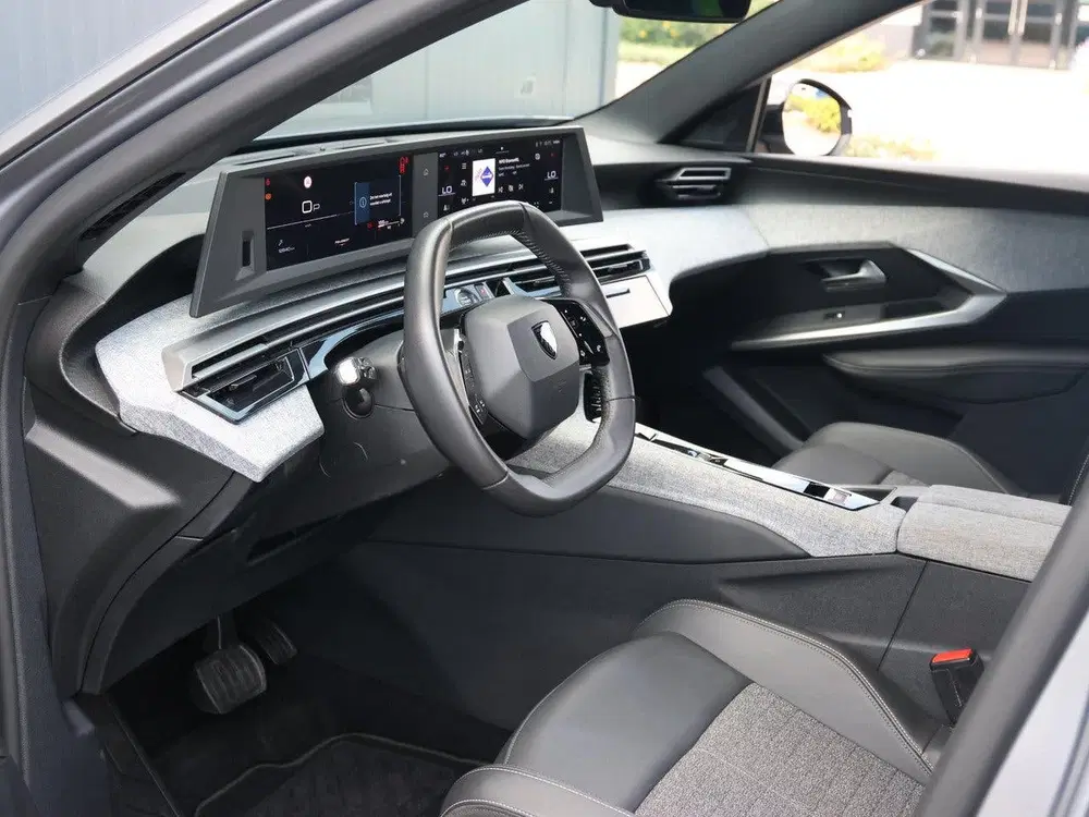 Peugeot 5008 145pk Hybrid Allure Automaat uit 2025, foto 11