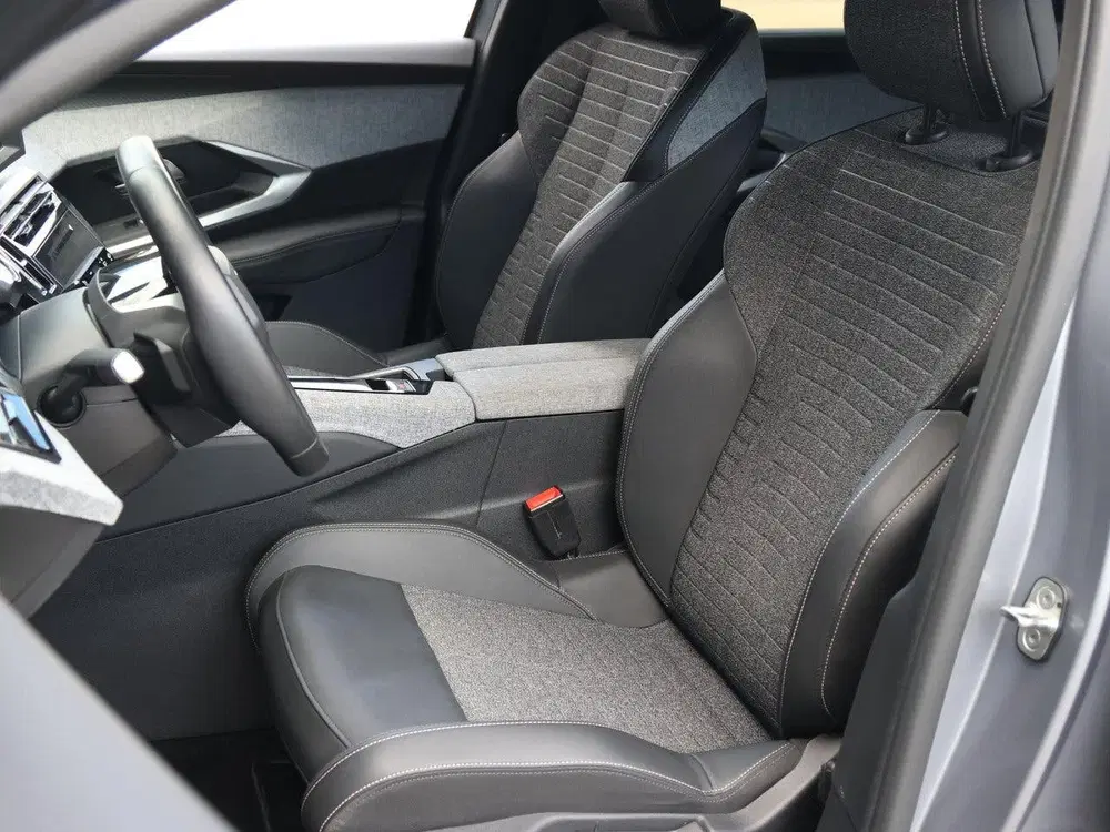 Peugeot 5008 145pk Hybrid Allure Automaat uit 2025, foto 12