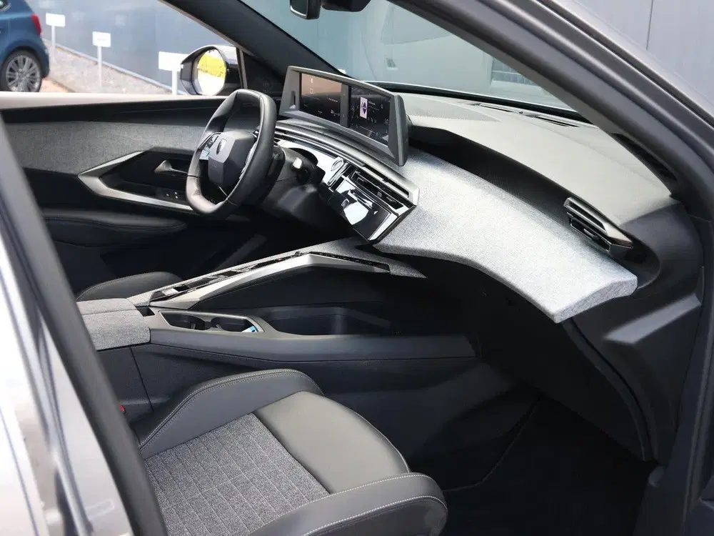Peugeot 5008 145pk Hybrid Allure Automaat uit 2025, foto 8