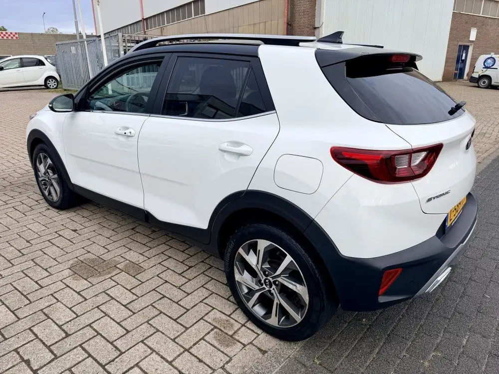 Kia Stonic 1.0 T-GDi MHEV GT-Line uit 2021, foto 2