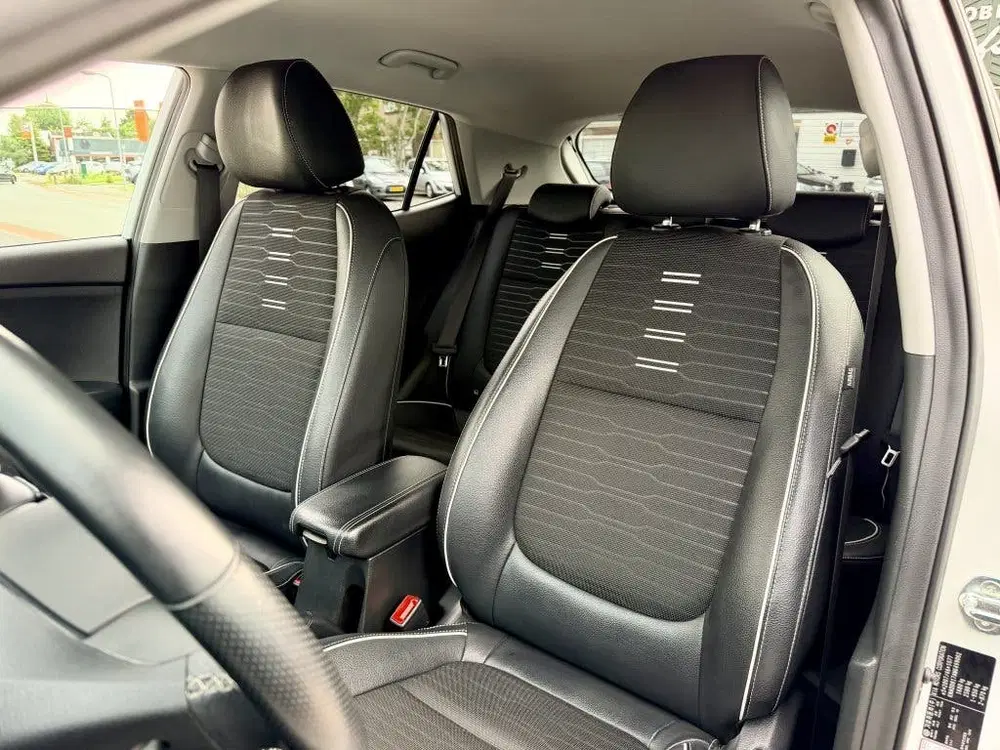 Kia Stonic 1.0 T-GDi MHEV GT-Line uit 2021, foto 9