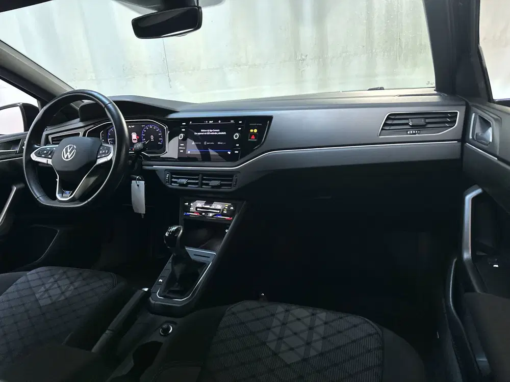 Volkswagen Polo 1.0 TSI R-Line Navigatie Parkeersensoren A uit 2022, foto 2