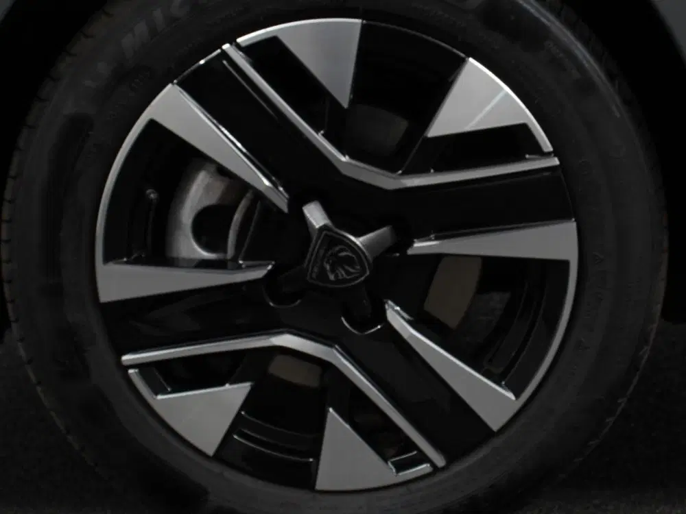 Peugeot 208 1.2 Hybrid 100PK Automaat Allure Navigatie uit 2025, foto 4
