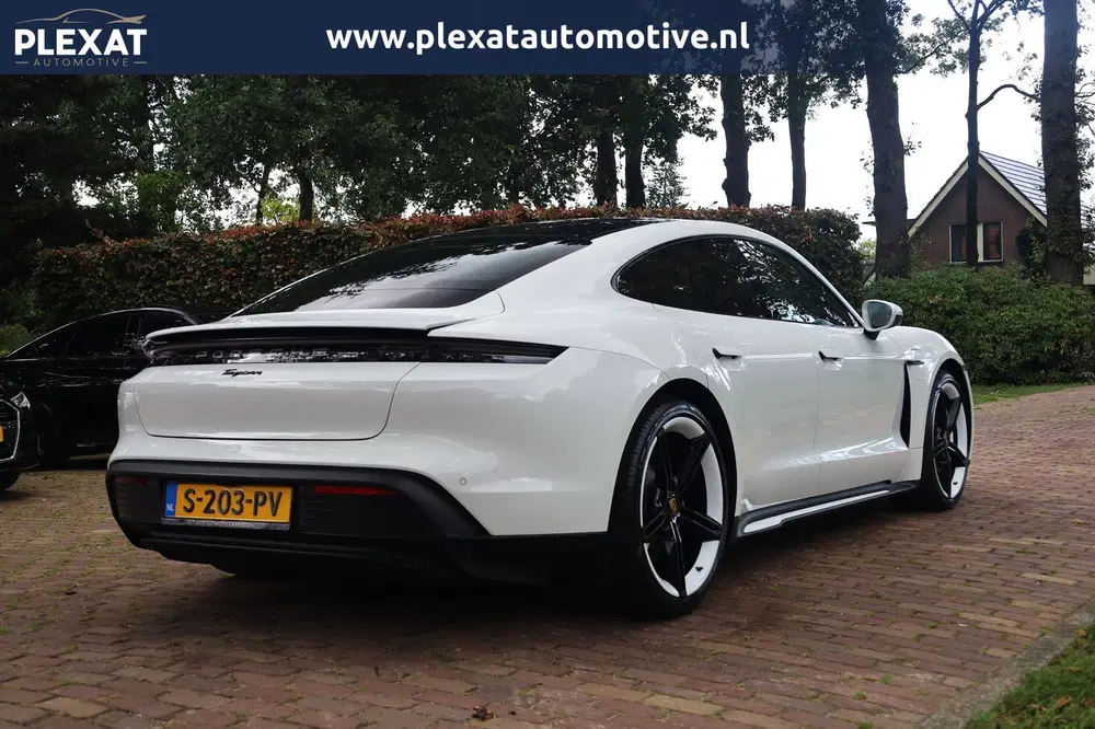 Porsche Taycan Performance+ 94 kWh Aut. uit 2022, foto 3