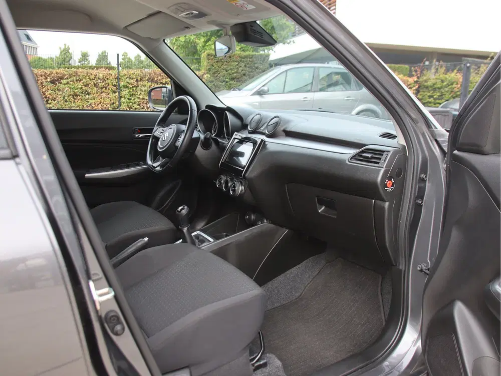 Suzuki Swift 1.2 Style Smart Hybrid Stoelvw uit 2022, foto 10