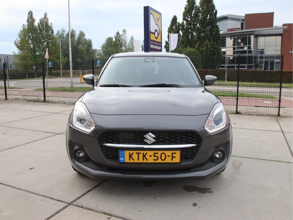 Suzuki Swift 1.2 Style Smart Hybrid Stoelvw uit 2022, foto 2